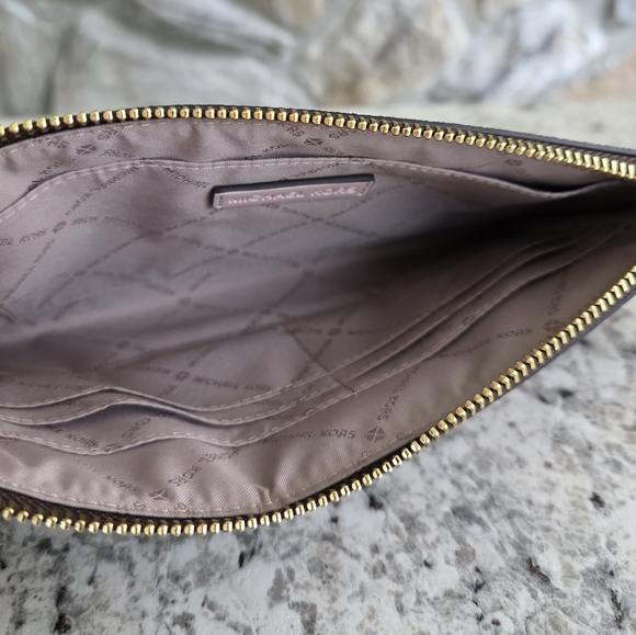 Michael Kors Jet Set Logo Large Floral Wristlet Clutch - Picture 3 of 6